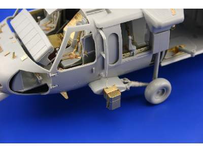 MH-60G exterior 1/35 - Academy Minicraft - image 15