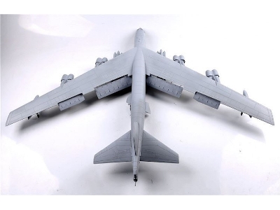 B-52h U.S. Stratofortress Strategic Bomber - image 16