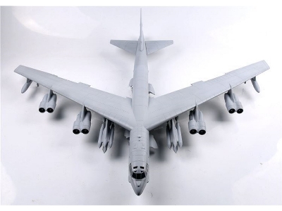B-52h U.S. Stratofortress Strategic Bomber - image 17