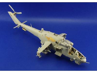 Mi-24V Hind exterior 1/35 - Trumpeter - image 4