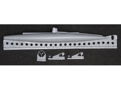 Rn B Class Submarine - image 2