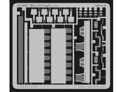 MiG-19S engine 1/32 - Trumpeter - image 1