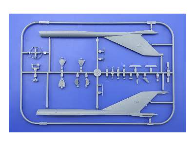 MiG-21BIS 1/48 - image 9