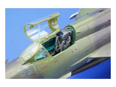 MiG-21BIS 1/48 - image 25