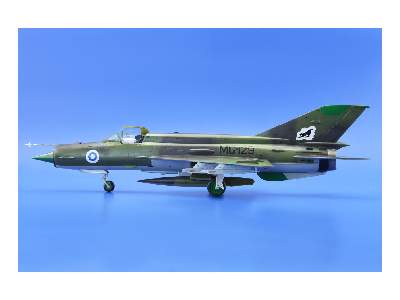 MiG-21BIS 1/48 - image 32