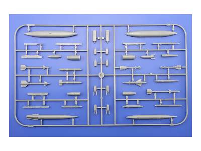 MiG-21BIS OVERTREES 1/48 - image 4