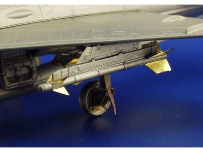 MiG-21F-13 Fishbed C 1/72 - Revell - image 7