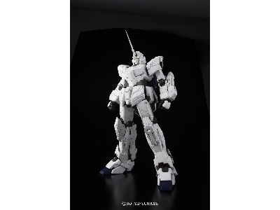 Unicorn Gundam - image 3