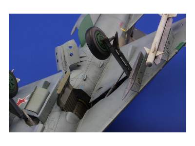 MiG-21MF 1/48 - image 34