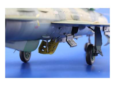 MiG-21MF 1/48 - image 35