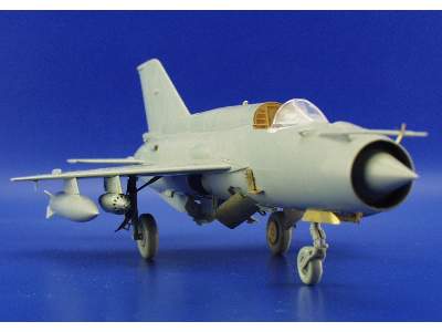 MiG-21MF 1/48 - Academy Minicraft - image 5