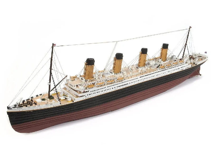 RMS Titanic - image 1