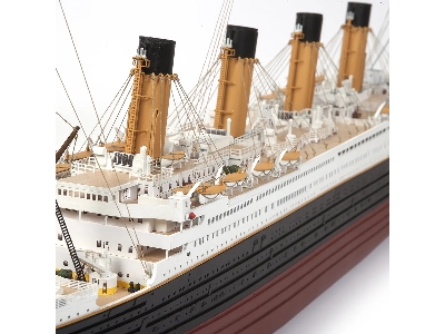 RMS Titanic - image 8
