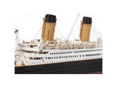 RMS Titanic - image 9
