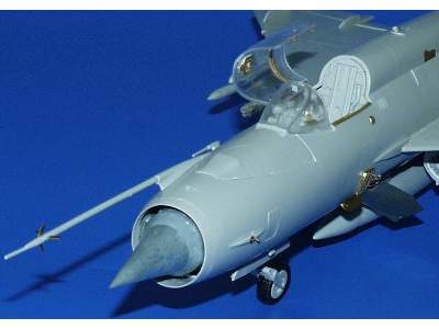 MiG-21MF exterior 1/32 - Trumpeter - image 5