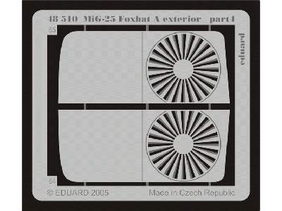 MiG-25 Foxbat A exterior 1/48 - Revell - image 5