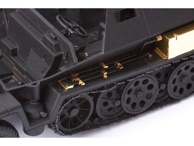 Sd. Kfz.  251/1 Ausf. C 1/35 - ACADEMY - image 10