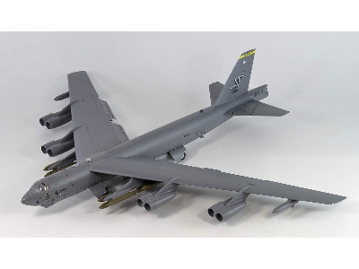 B-52h Stratofortress Strategic Bomber - image 8