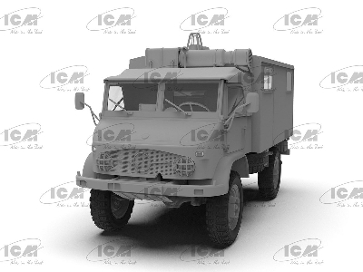 Unimog S 404 Krankenwagen - image 2