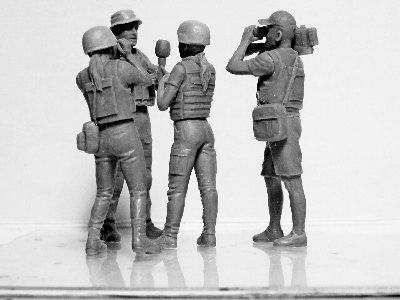 Journalists In War - image 2
