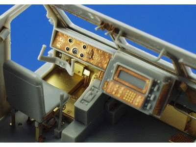 MLRS NATO interior 1/35 - Dragon - image 6