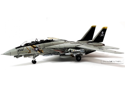 USN F-14A VF-84 Jolly Rogers - image 3