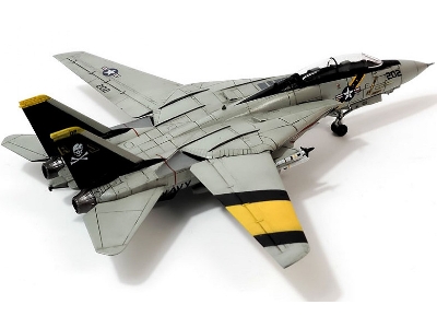 USN F-14A VF-84 Jolly Rogers - image 4