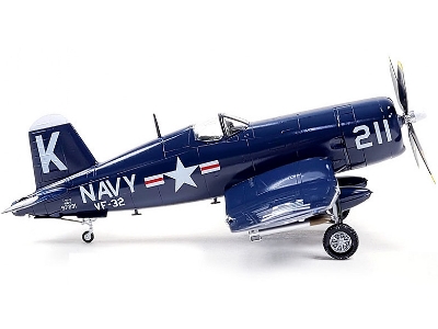 USN F4U-4 - Battle of Jangjin Reservoir - image 9