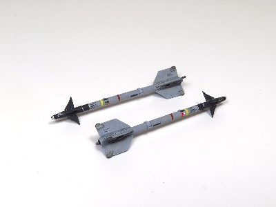F-16 armament w/  laser guided bombs 1/48 - KINETIC MODEL - image 11
