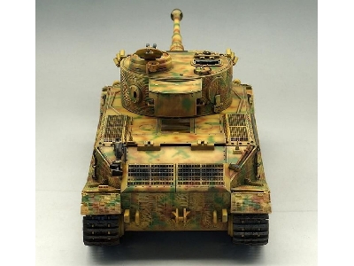 Tiger (P) 003 Sd.Kfz. 181 Panzerkampfwagen VI(P) w/Zimmerit w/ Full Interior - image 10