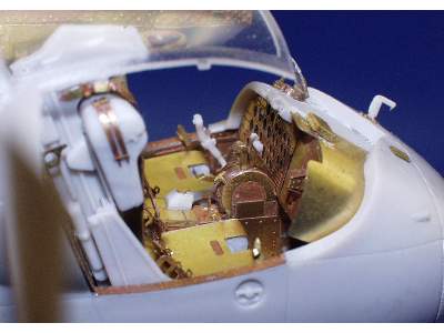 OV-1A interior 1/48 - Roden - image 7