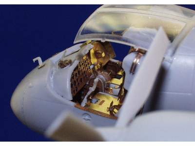 OV-1A interior 1/48 - Roden - image 8