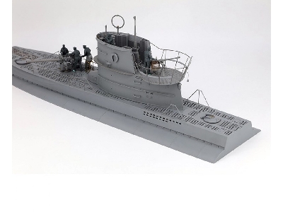 German Submarines & Commanders Set Of 6 Resin Figures - image 3
