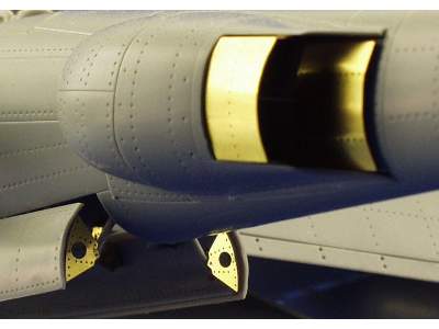 P-38J/ L exterior 1/32 - Trumpeter - image 5