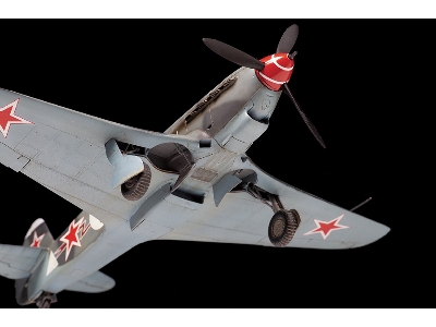 Yakovlev Yak-9T Soviet fighter - image 6