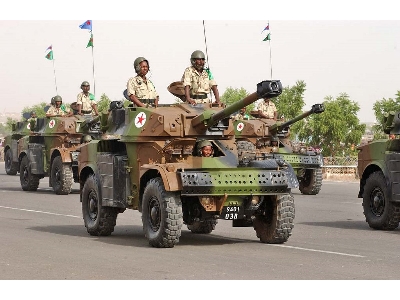 AML-90 Light Armoured Car (4x4) - image 14