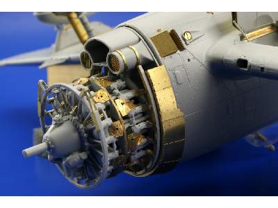 P-47D T engine 1/32 - Trumpeter - image 4