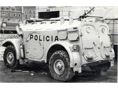 M3 wheeled Armoured Personnel Carrier (4x4) - image 19