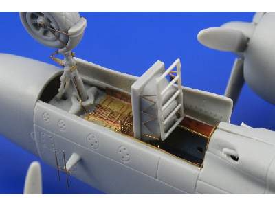 P-61 exterior 1/72 - Dragon - image 10