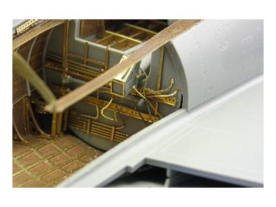P-61A undercarriage 1/48 - Great Wall Hobby - image 5