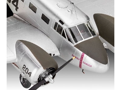 Beechcraft Model 18 - image 3