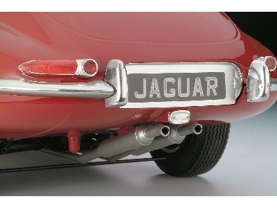 Jaguar E-Type - image 4