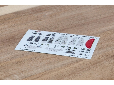 F-16D Block 40 SPACE 1/48 - KINETIC MODEL - image 2