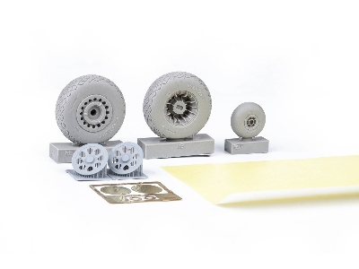 A-20G wheels 1/32 - HONG KONG MODELS - image 4