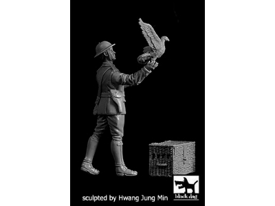 British Soldier With Pigeon No. 2 - image 4