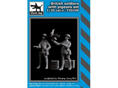 British Soldier With Pigeon Set - image 1