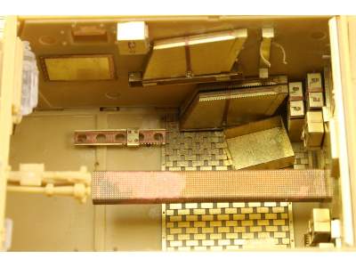 Pz.38(t) interior 1/35 - Tristar - image 8