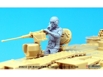 Modern Rok Army Tank Commander For K2 (Digital Camo Uniform) - image 7