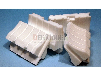 Modern 6ft Plastic Jersey Barrier Set (4 Pcs) - image 4