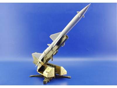 SA-2 Missile on launcher 1/35 - Trumpeter - image 8
